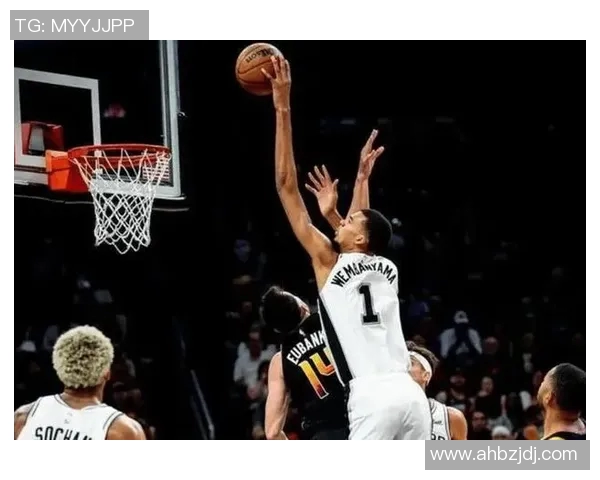 文班亚马新秀赛季表现惊艳场均20分10篮板3盖帽引领同届球员 文班亚马新秀赛季表现惊艳场均20分10篮板3盖帽引领同届球员